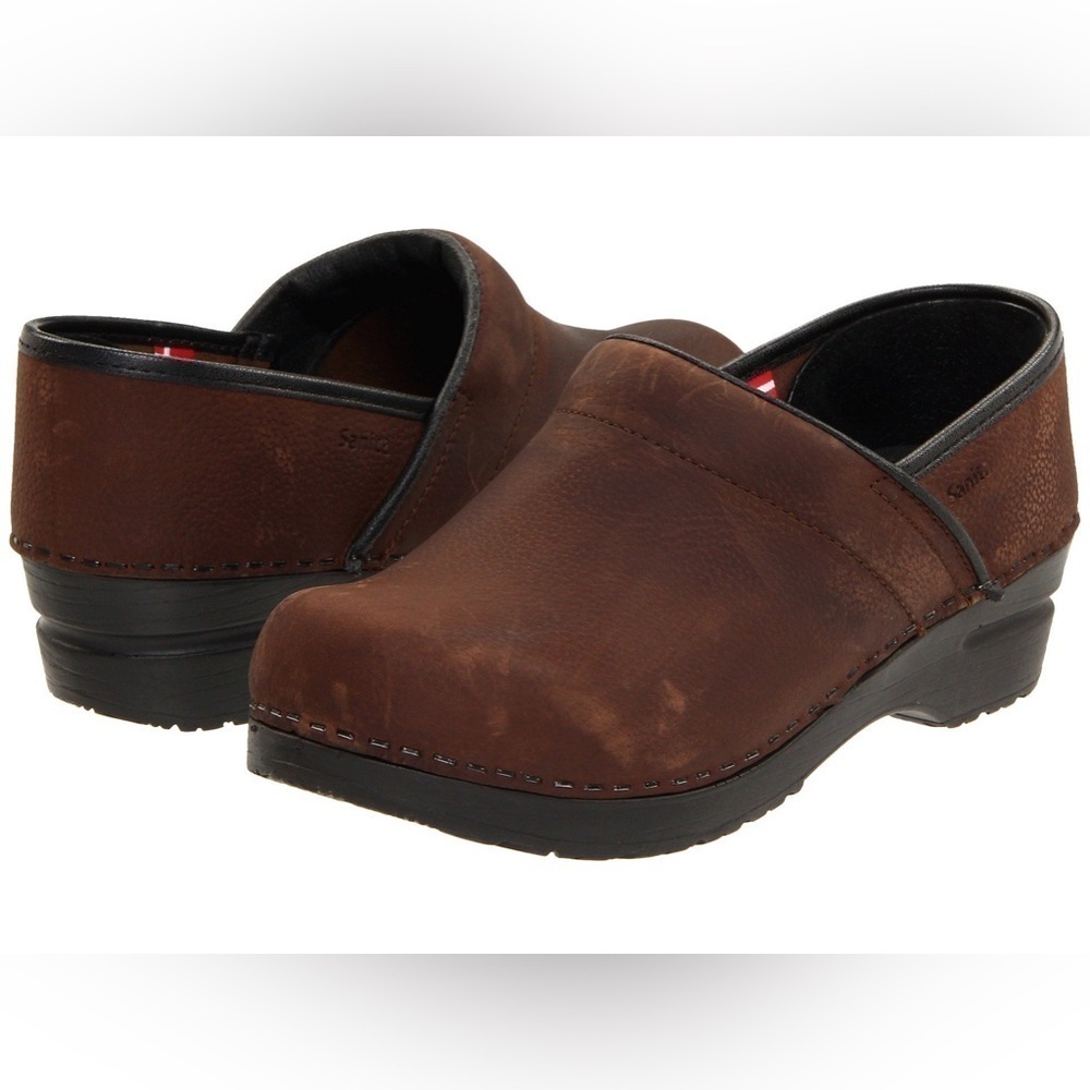 Sanita Professional Oil Size 40 or women’s 9